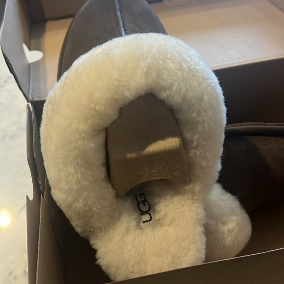 NEW IN BOX Ugg Scuffette II size 8 espresso - Picture 3 of 6